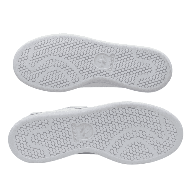 adidas Stan Smith x Hello Kitty – Cloud White - Glow Blue - Grey One (8) adidas Stan Smith x Hello Kitty – Cloud White - Glow Blue - Grey One (8)
